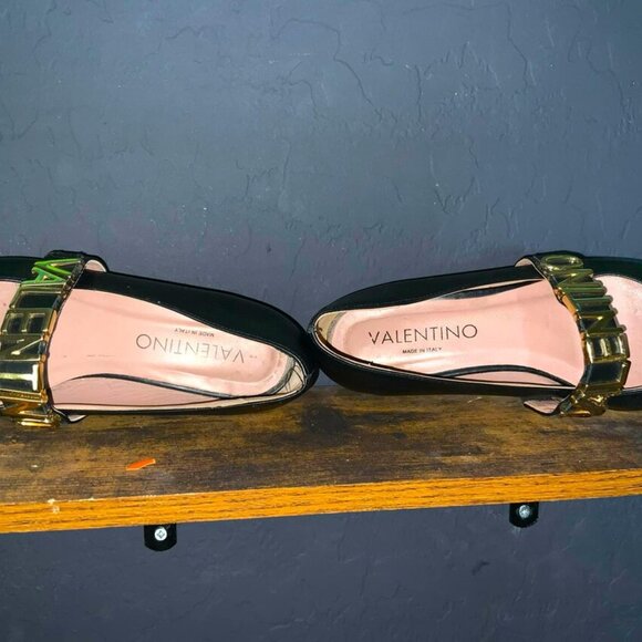 Valentino Designer Flats by Mario Valentino Claudia Logo Strap Flat size 7.5 - Picture 2 of 8